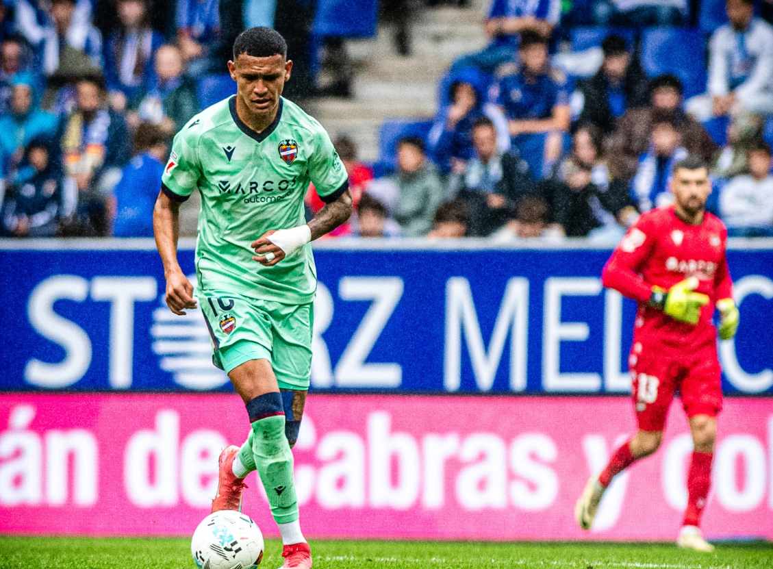 心系德比！阿里亚加憾别世界杯后火速归队，莱万特保级战迎中场核心驰援